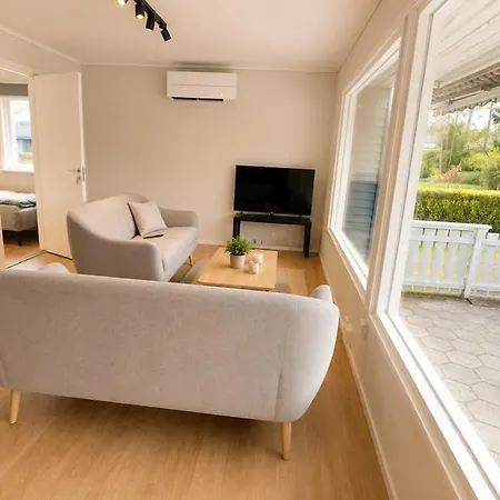 Detached House With 4 Bedrooms For Rent *